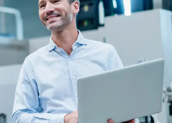 Notebook mit Schloss-Symbol – Datensicherheit und zertifizierte Datenlöschung